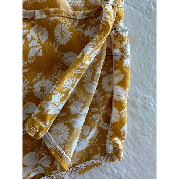 Floral One Shoulder Crop Top - Picture 4 of 11